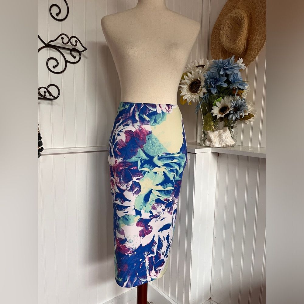 Stunning Mulitcolored Stretch Pencil Skirt